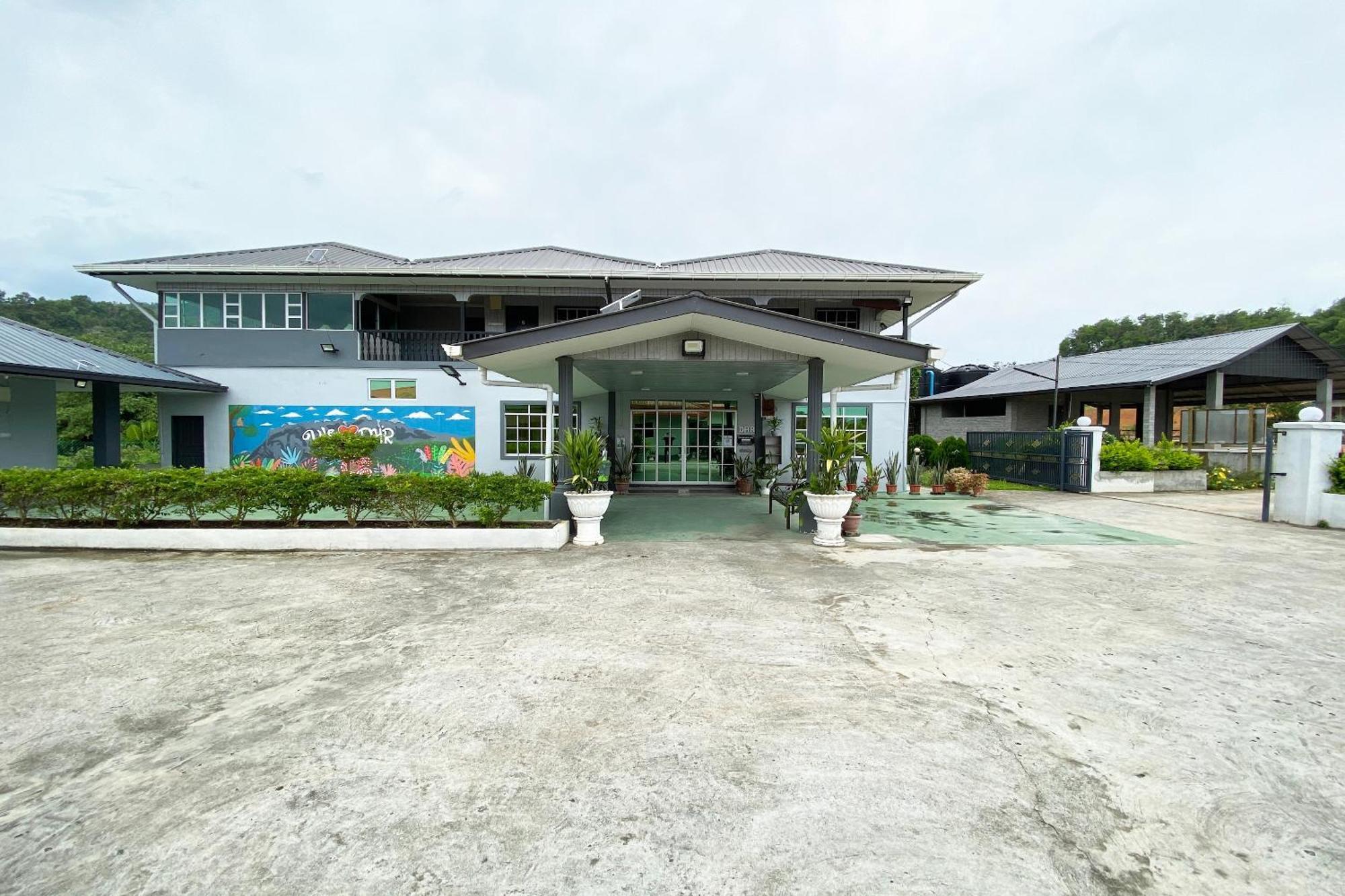 Oyo Home 90230 Dh Residence Kota Belud Exterior photo